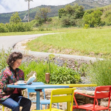Auberge Des Baronnies LʼÉpine Екстериор снимка